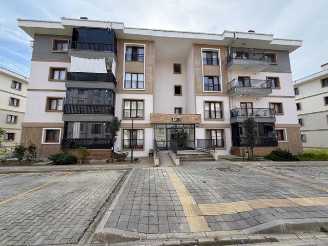 RE/MAX AY MELEK SANER'DEN YENİ TOKİDE KORUCUKTA KİRALIK 2+1DAİRE