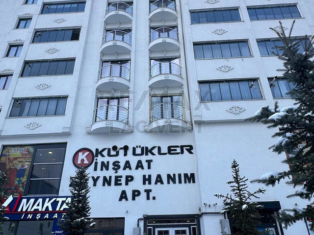 RE/MAX LACİVERT'TEN KOMBİNA'DA SATILIK EŞYALI 2+0 DAİRE