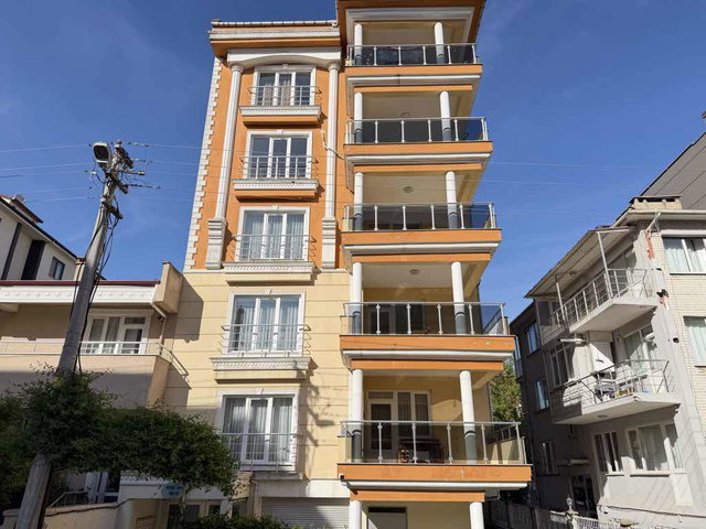 EDİRNE KOCA SİNAN’DA 4+1 SATILIK ARAKAT GENİŞ DAİRE