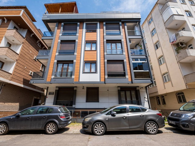 ATAŞEHİR ÖRNEK MAHALLESİNDE BOŞ 150 M2 5+1 ÇATI DUBLEKSİ DAİRE