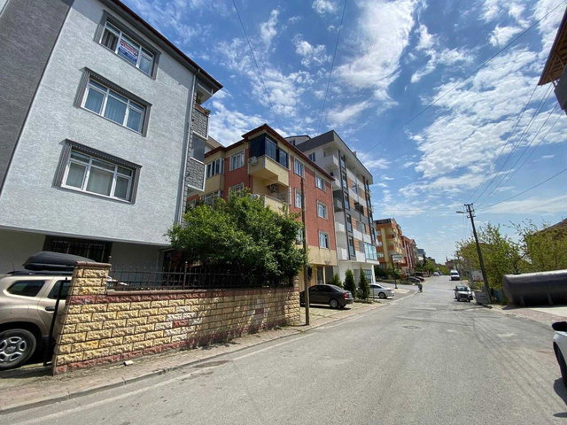 KOCAELİ ÇAYIROVA ÖZGÜRLÜK MAH.SATILIK 3+1 DAİRE