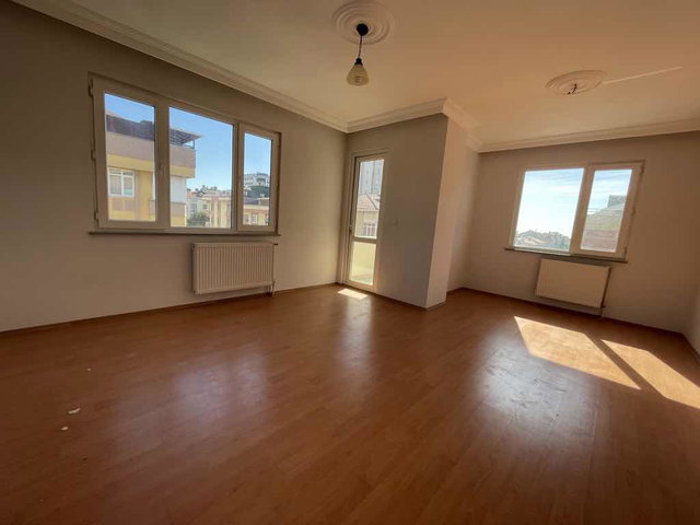ATAŞEHIR İNÖNÜ MAHALLESİ KİRALIK  3+1  ARAKAT KÖŞE DAİRE