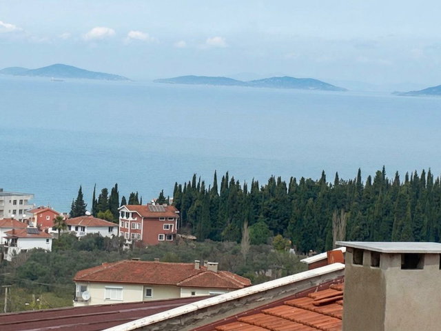 YALOVA ÇINARCIK TERMALE YAKIN DENİZE YÜRÜME MESAFESİNDE FUL EŞYALI VİLLA