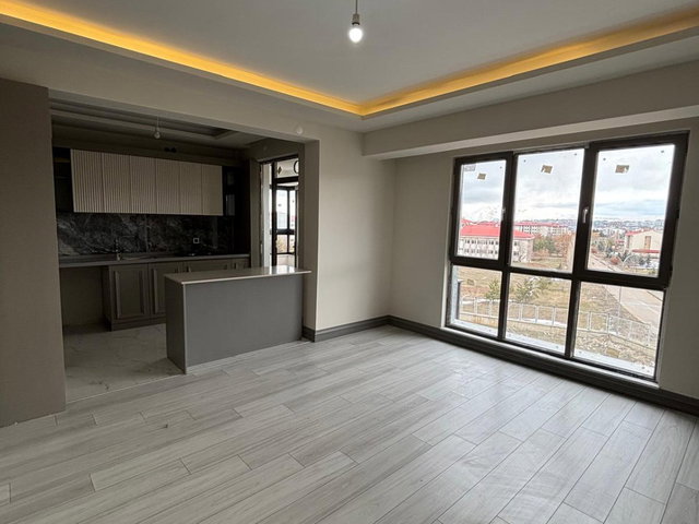 REMAX ARTIS'DEN MASAL SUIT'TE KIRALIK 2+1 DAIRE