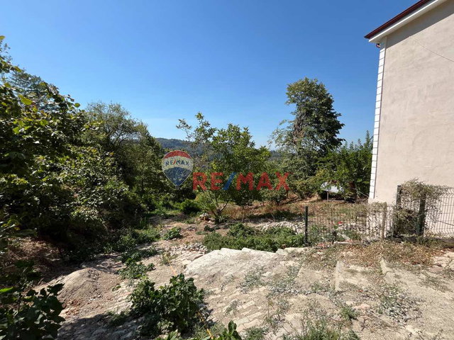 REMAX ŞABAN KARAKAŞ TAN 3923M2 İÇİNDE SATILIK 4+1 MÜSTAKİL EV