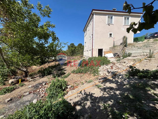 REMAX ŞABAN KARAKAŞ TAN 3923M2 İÇİNDE SATILIK 4+1 MÜSTAKİL EV