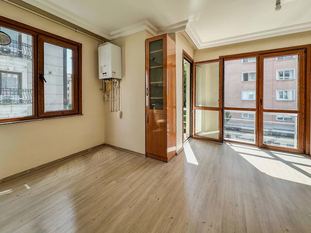 ATAŞEHİR KÜÇÜKBAKKALKÖY'DE METRO'YA YÜRÜME MESAFESI  2+1 SATILIK DAİRE