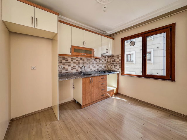 ATAŞEHİR KÜÇÜKBAKKALKÖY'DE METRO'YA YÜRÜME MESAFESI  2+1 SATILIK DAİRE