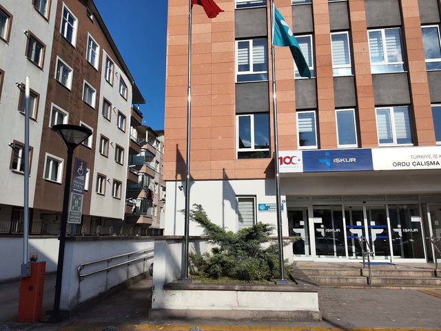 MERKEZI KONUM + ULAŞIM AVANTAJI | AKYAZI’DA SATILIK 2+1