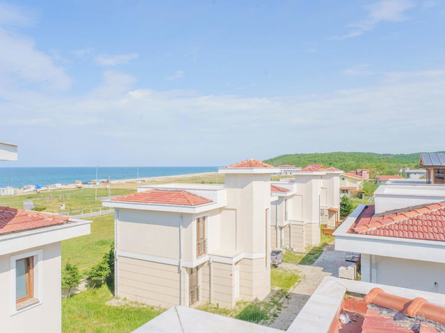 ÇATALCA YALIKÖY'DE DENIZ'E 2 DK.3+1 KIRALIK VILLA