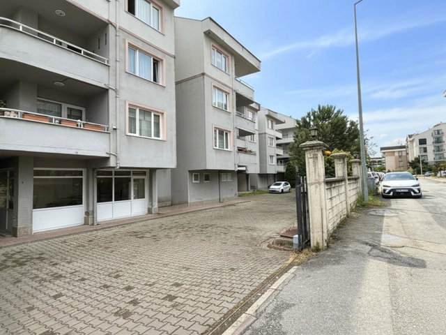 REMAX BEYAZ ERTUĞRUL MAH. KOÇ ORTA OKULU ARKASI SİTE İÇİ 3+1 DAİRE