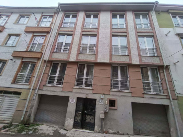 RE/MAX MOD'DAN SÜTLÜCE'DE GENİŞ KISMİ EŞYALI SATILIK 1+1 DAİRE