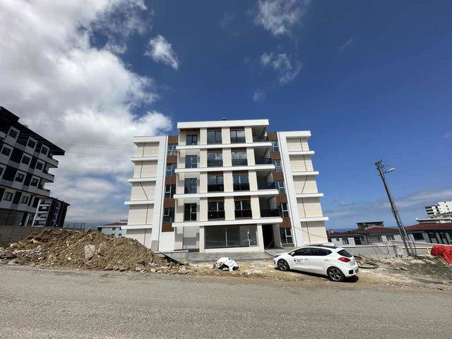 REMAX PARK BARLAS GÜRLER'DEN DENİZ MANZARALI SATILIK 2+1 DAİRE