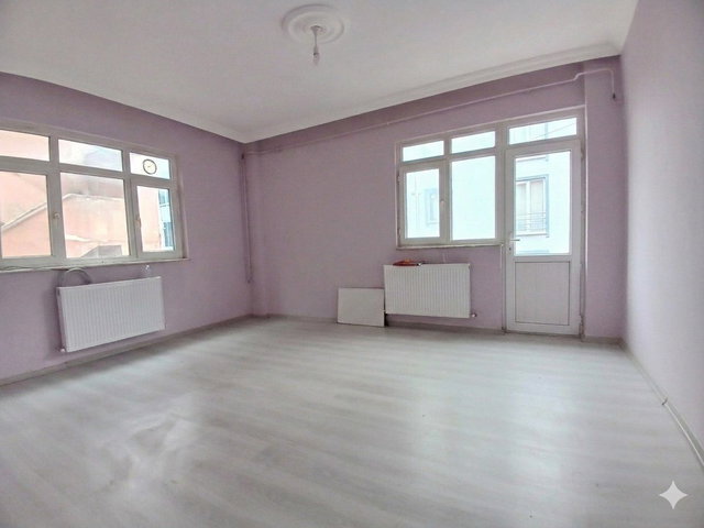 REMAX DESİGN ADAPAZARI ŞEKER MAHALLESİNDE 2+1 KİRALIK DAİRE