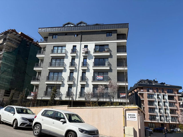 REMAX ASHILL ÜSKÜDAR KANDILLI DE ÖZEVIM SITESI 3+1 KIRALIK DAIRE