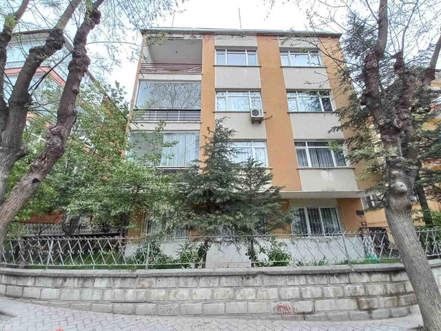 KÜÇÜKESAT  AKYÜZ SOKAK  MOBİLYALI KİRALIK 2+1 DAİRE