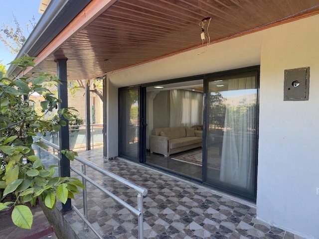 ÜRKMEZ PLAJINA 300 M2 FIRSAT TRIBLEKS SATILIK YAZLIK/MÜSTAKIL