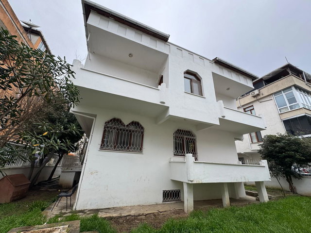 BAKIRKÖY FLORYA ŞENLİKKÖY DE SATILIK 5+1 VİLLA