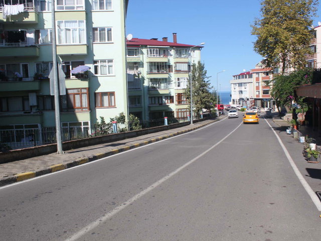 RE/MAX MEYDAN'DAN YEŞILTEPEDE TANJANTA YAKIN BODRUMKAT BALKONSUZ