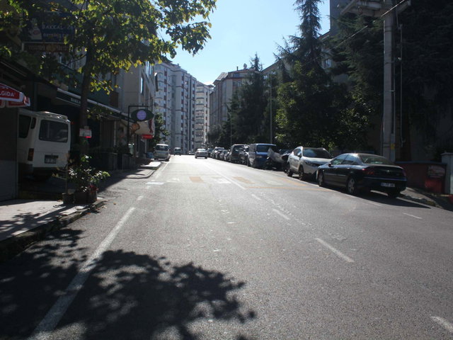 RE/MAX MEYDAN'DAN YEŞILTEPEDE TANJANTA YAKIN BODRUMKAT BALKONSUZ