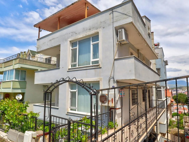 GAZİPAŞA YAKAMOZ'DA SATILIK BAHÇELİ DUBLEX DAİRE...