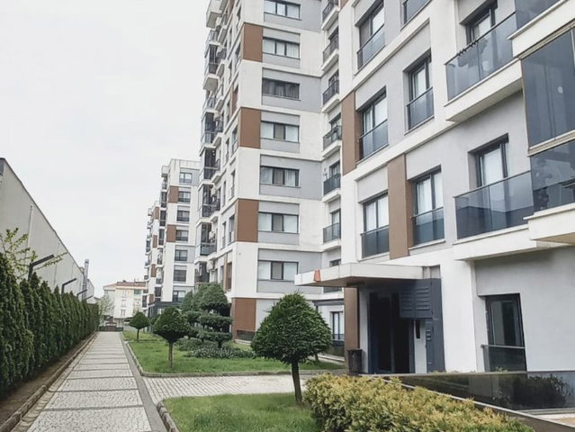 SANCAKTEPE'DE SITE IÇERISINDE GENIŞ VE FERAH SATILIK 3+1 DAİRE
