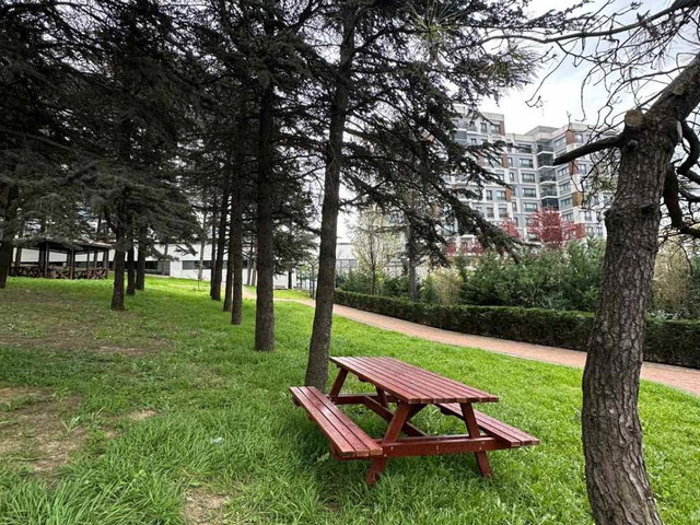 SANCAKTEPE'DE SITE IÇERISINDE GENIŞ VE FERAH SATILIK 3+1 DAİRE