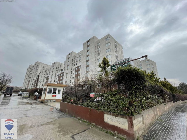 REMAX LEVEL'DEN VELÜX AVM'YE YÜRÜME MESAFESİNDE SİTEDE SATILIK 3+1 DAİRE