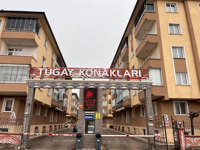 RE/MAX LACİVERT'TEN KOMBİNA'DA SATILIK 3+1 DAİRE