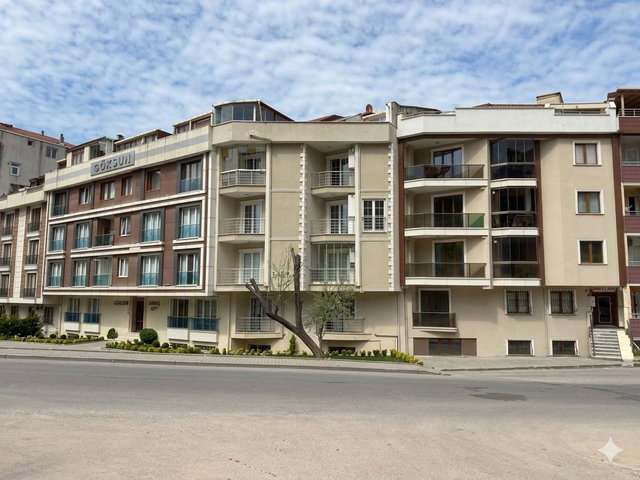 MALTEPE ZÜMRÜTEVLER MAHALLESI'NDE YATIRIM POTANSIYELI YÜKSEK SATILIK 2+1 DAIRE
