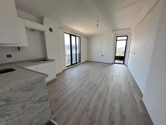 REMAX MURAT KOCAOĞLUNDA İNCESUDA 1+1 KIRALIK ARA KAT GENIŞ DAIRE