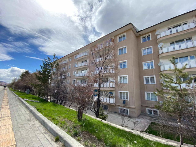 REMAX ARTIS'DEN YENIŞEHIR'DE SATILIK 3+1 DAIRE
