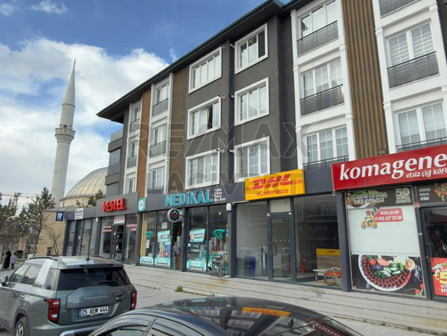 RE/MAX LACİVERT'TEN DADAŞKENT'TE SATILIK 3,5+1 LÜKS DAİRE