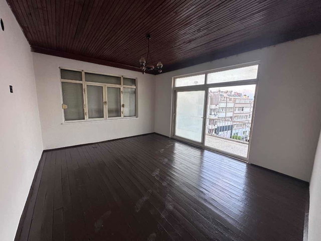MANAVGAT AŞAĞI PAZARCI MAHALLESINDE KIRALIK 2+1 DAIRE