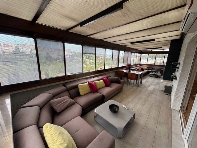 KAĞITHANE TERASEVLER’DE KİRALIK İÇ MİMAR ÖZEL TASARIMLI 120 M² + 30 M² TERASLI LÜKS 3+1 DAIRE