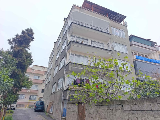 GAZİPAŞA MAHALLESİ MEYDANA YÜRÜME 3DK.OKUL YANINDA 3+1