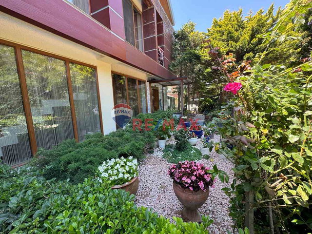 ÇEKMEKÖY FOREST HILL MÜSTAKIL HAVUZLU LÜKS İKIZ VILLA