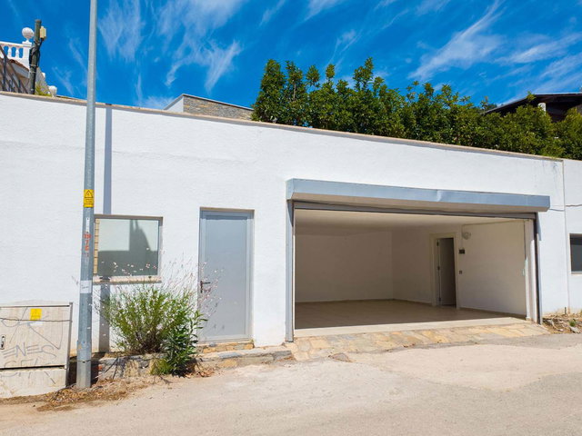DENİZE YÜRÜME MESAFESİNDE 677M² ARSA İÇİNDE 6+1 VİLLA