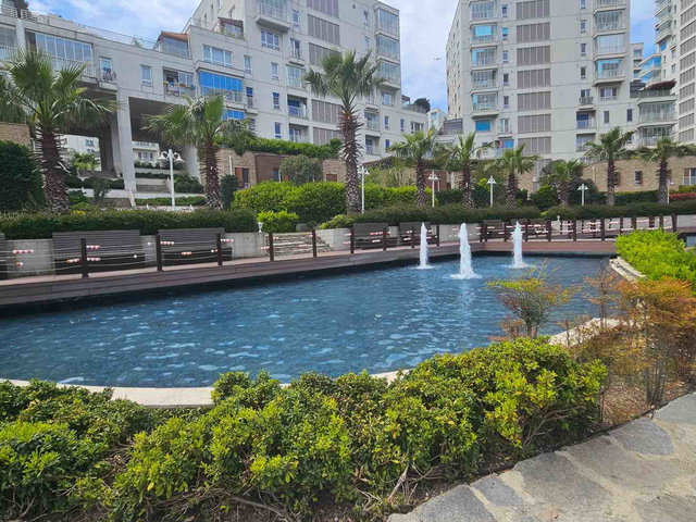 REMAX PRO PINAR'DAN EGE YAKASI SİTESİ ASOS EVLERİNDE KİRALIK 3+1 BOŞ DAİRE
