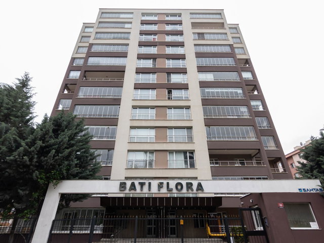 BATI FLORA EVLERİ’NDE SATILIK 3+1