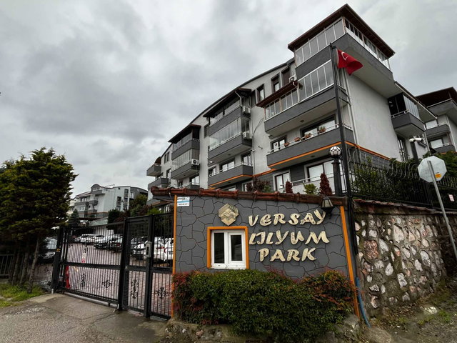 REMAXÇAKRA ÖMER ONAYCI’DAN TOPÇULAR’DA SITE İÇINDE GENIŞ DAIRE