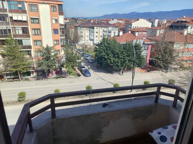 FULL EŞYALI 3+1 | 120 M² | 3 BALKONLU | CADDE ÜZERİNDE DAİRE