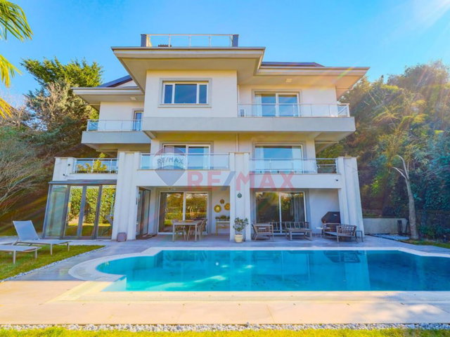 TEK YETKİLİ  DÜZ GIRIŞLI TAMAMEN İSKANDINAV TARZI YENILENMIŞ SATILIK BR VILLA