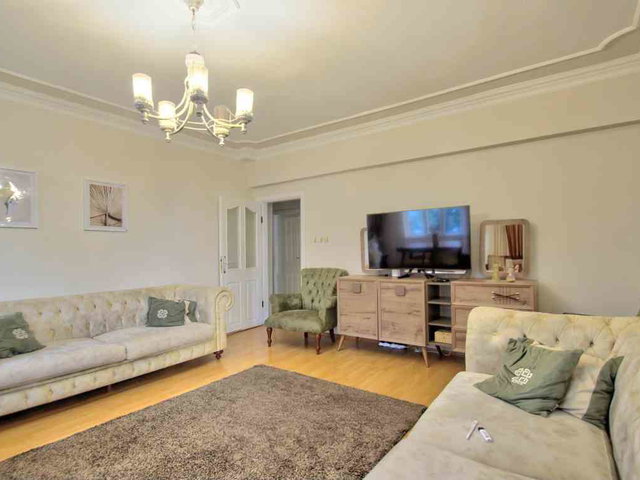 REMAX BEYAZ 75.YIL MAHALLESİNDE 120 M2 NET SATILIK 3+1 ARAKAT DAİRE