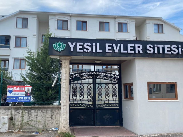 KARTEPE FATİH SULTAN MEHMET MAHALLESİ SATILIK SİTEİÇİ 4+1 DAİRE