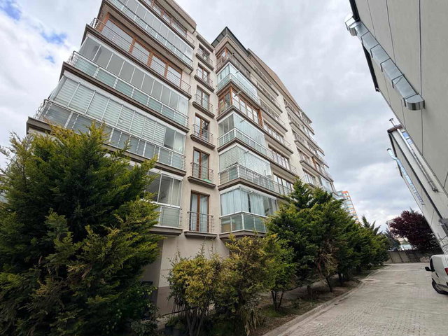 BAĞLICA MAHALLESİ KOMPLE YAPILI KATTA SATILIK 180 M2 4+1 DAİRE