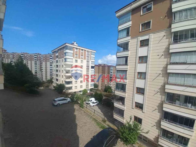 RE/MAX MEYDAN'DAN ÇUKURÇAYIR AKLIFE SITESİ YAPILI 1. KAT 3+1