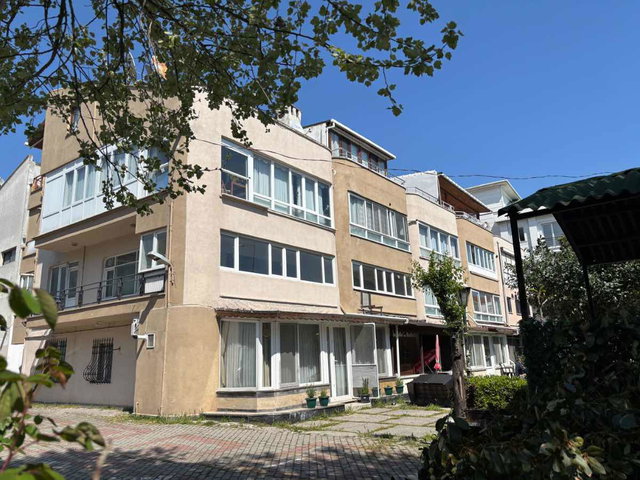 KUMBURGAZ YAZLIK BÖLGESİNDE DENİZE SIFIR 1+1 KİRALIK DAİRE