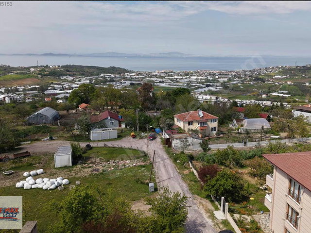 REMAX YALOVA AKKÖYDE DENİZ MANZARALI TRİPLEKS MÜSTAKİL VİLLA