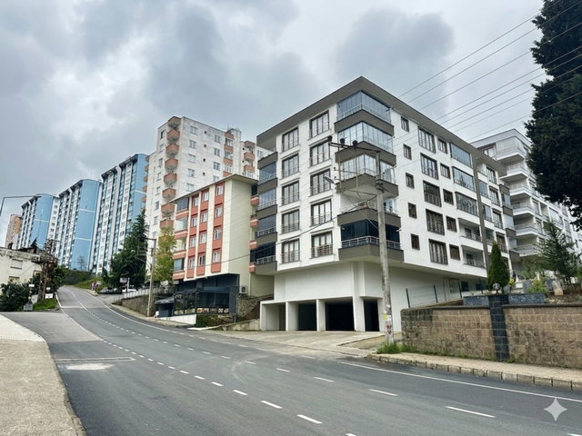 BAHÇECIKTE ANA YOL ÜZERI KIRALIK SIFIR 3+1 DAIRE